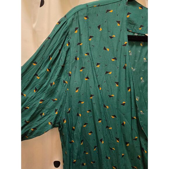 Vintage Tobria green abstract print long sleeve deep v shirt with gold buttons - Picture 3 of 11